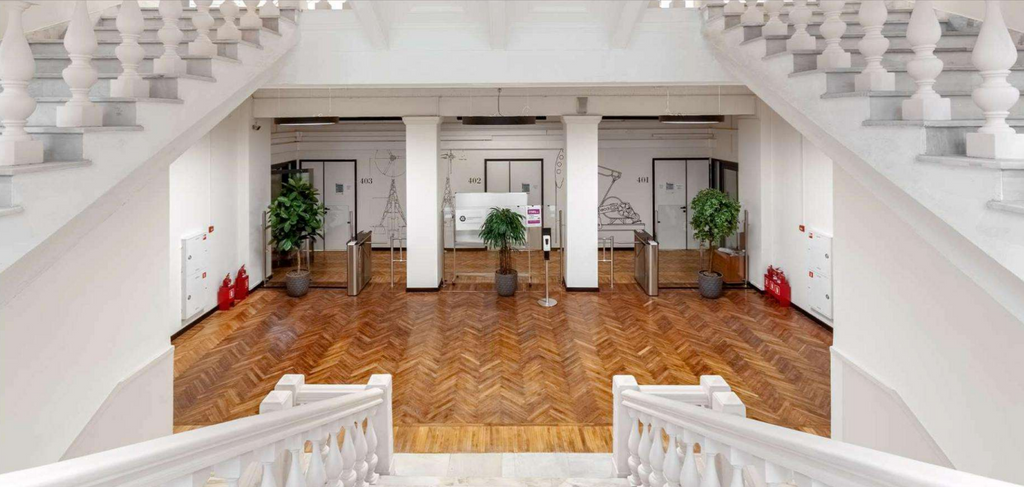 Историческое здание на Новорязанской