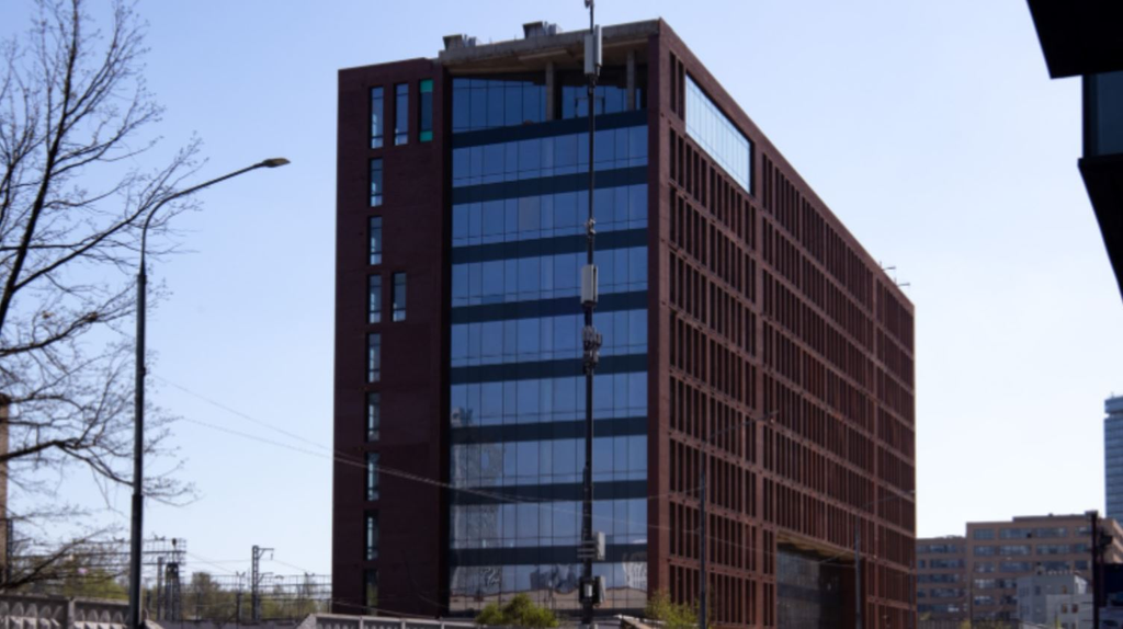 Продажа офисов в бизнес центре