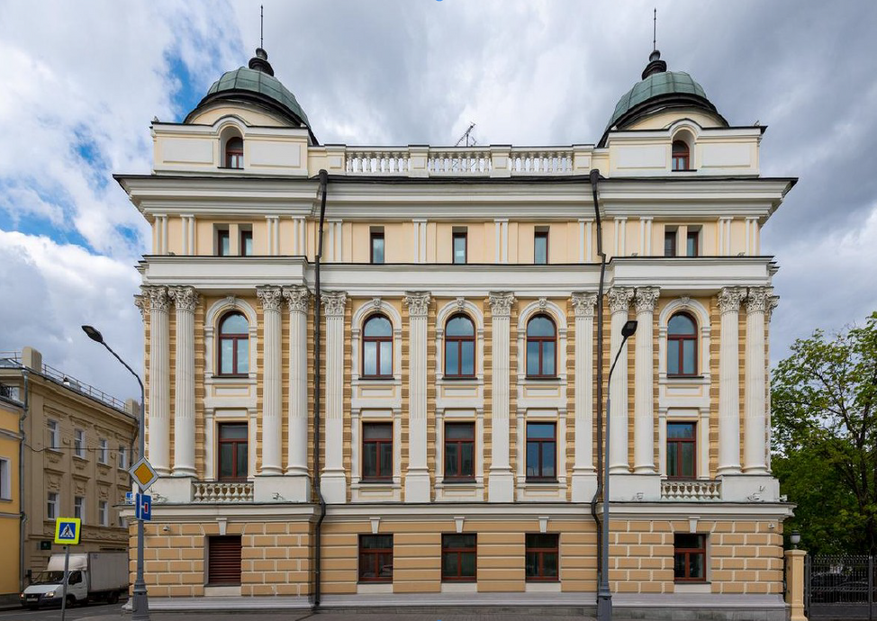 Особняк на Кремлевской набережной