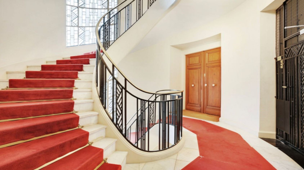 Дизайнерские апартаменты с видом на Эйфелеву башню