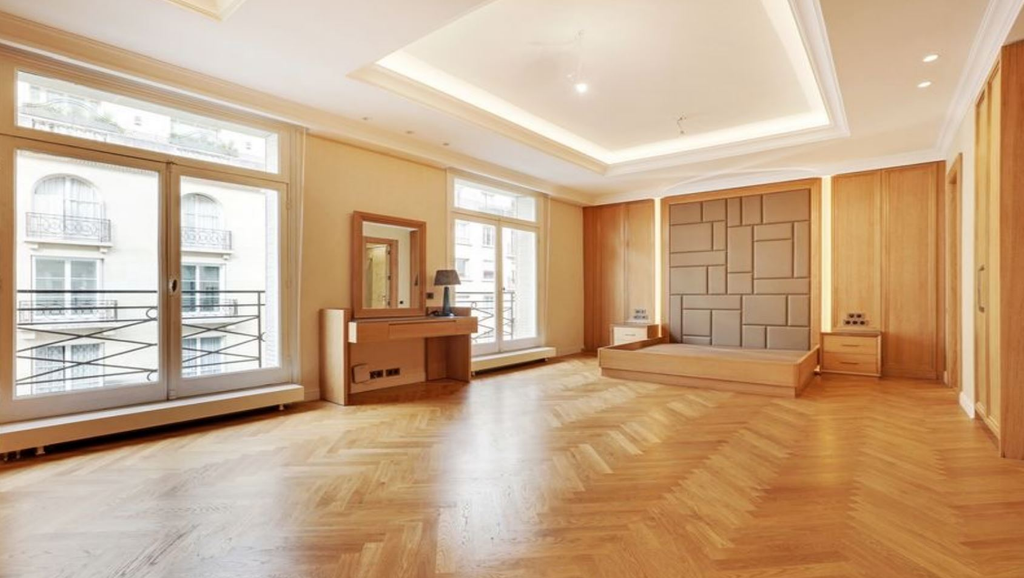 Дизайнерские апартаменты с видом на Эйфелеву башню