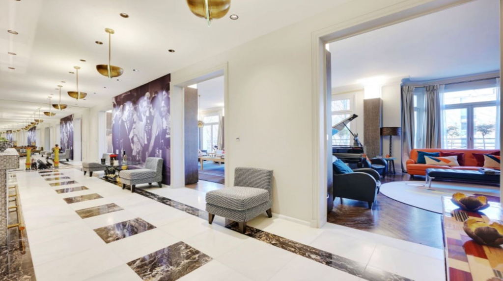 Дизайнерские апартаменты с видом на Эйфелеву башню