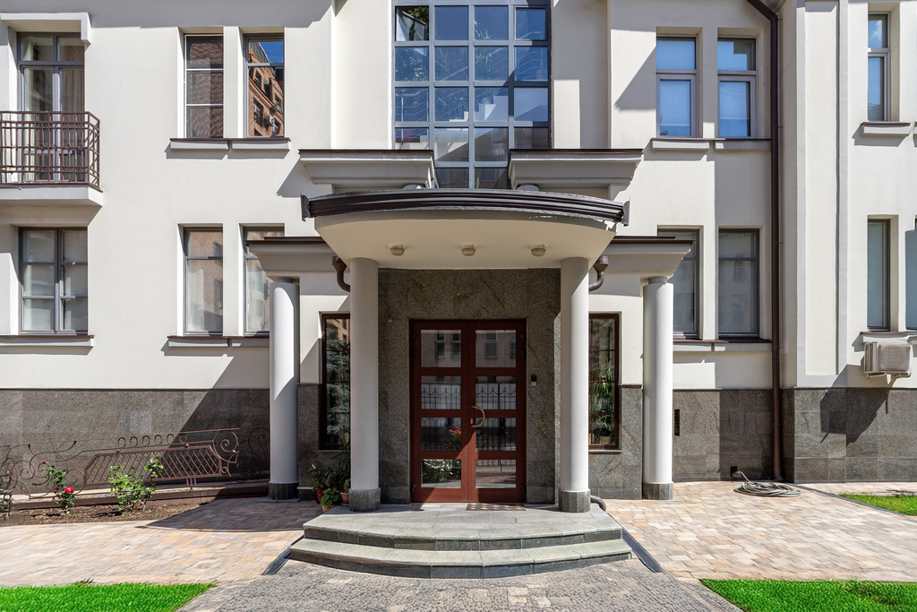 Роскошная квартира на Малой Полянке