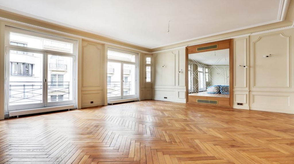 Дизайнерские апартаменты с видом на Эйфелеву башню