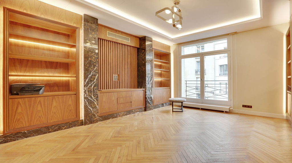 Дизайнерские апартаменты с видом на Эйфелеву башню